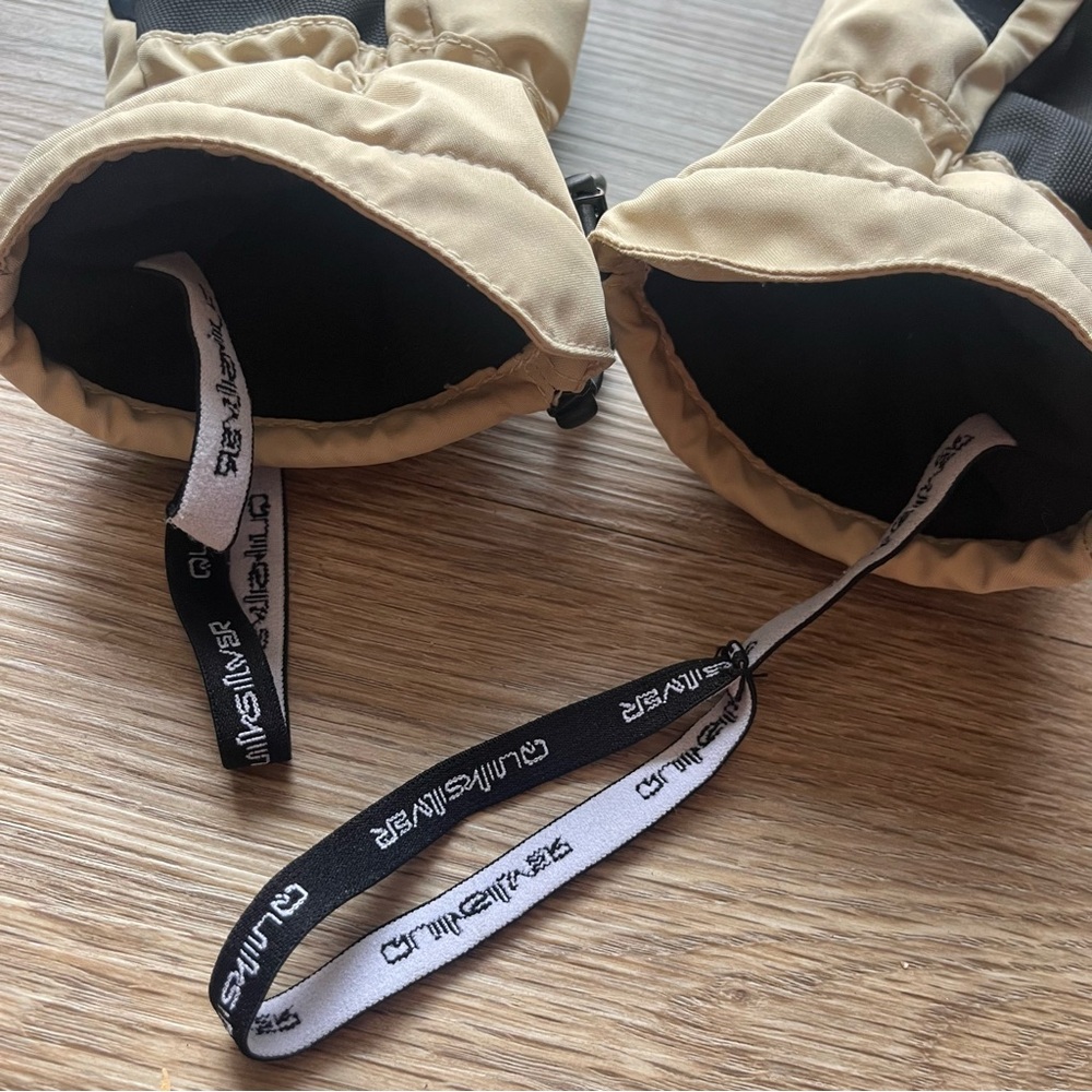 Quiksilver Beige and Black Winter Mittens - Picture 3 of 3